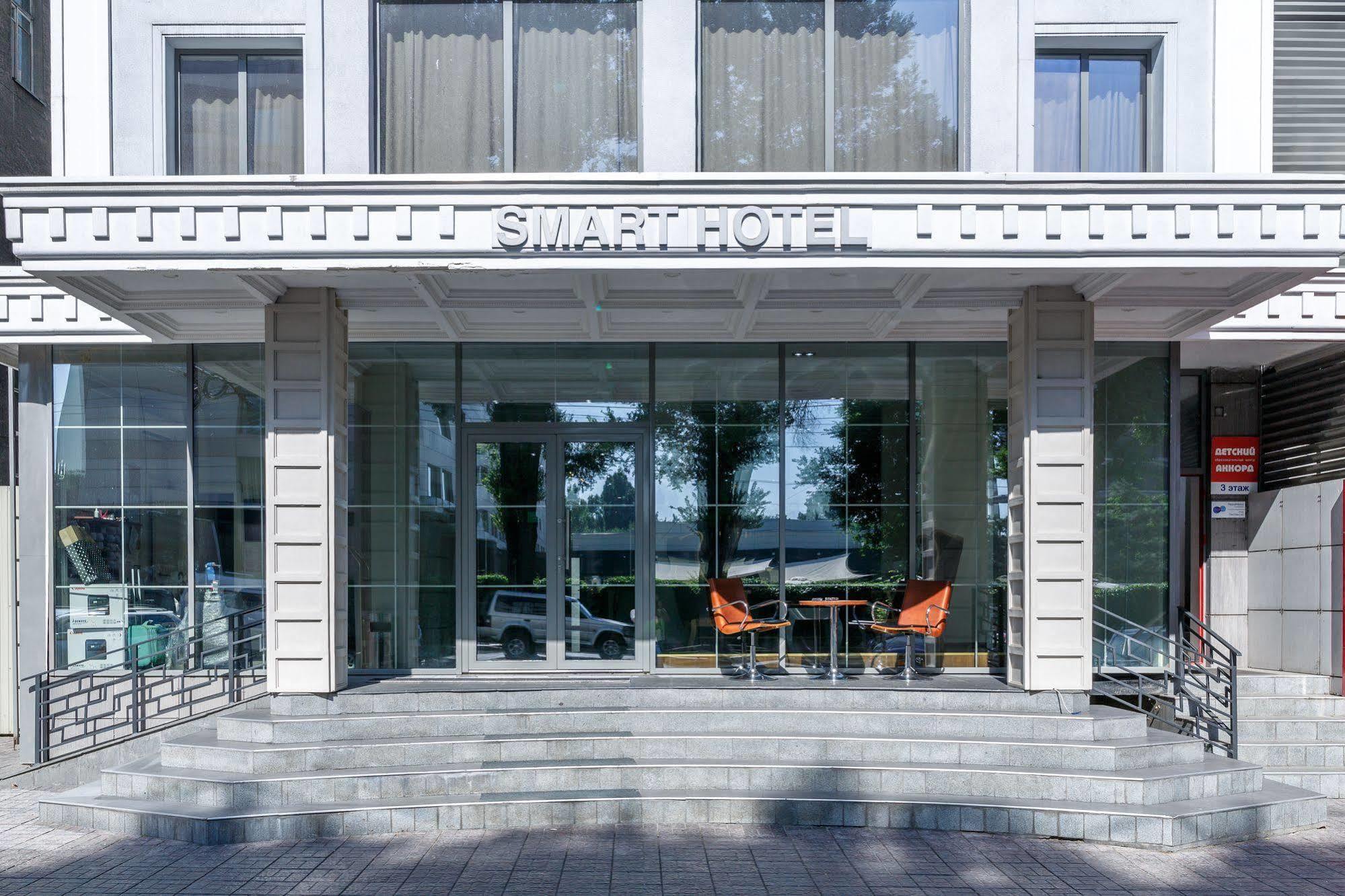 Smart Hotel Bishkek Exterior foto